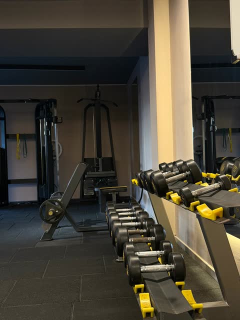 MAY FITNESS Pendik spor salonu – salon fotoğrafı 1